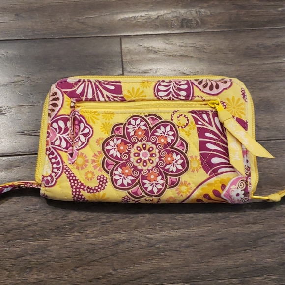 Vera Bradley Handbags - Vera Bradley Wallet/ wristlet